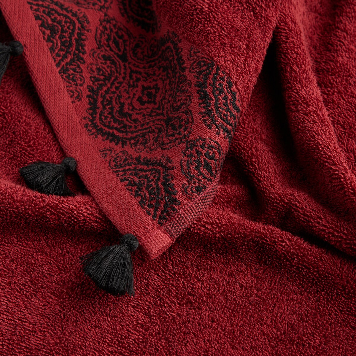 Ręcznik Beska 70x130 cm z motywem arabeski