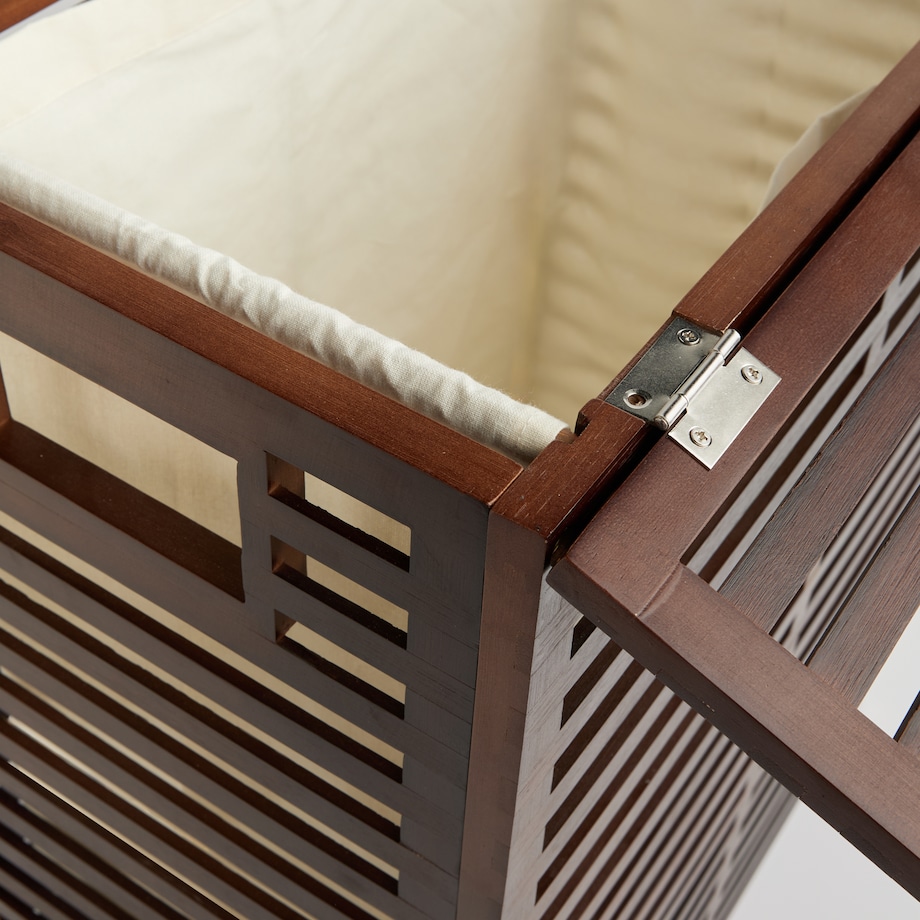 drewniany kosz na pranie smallwood 83 l