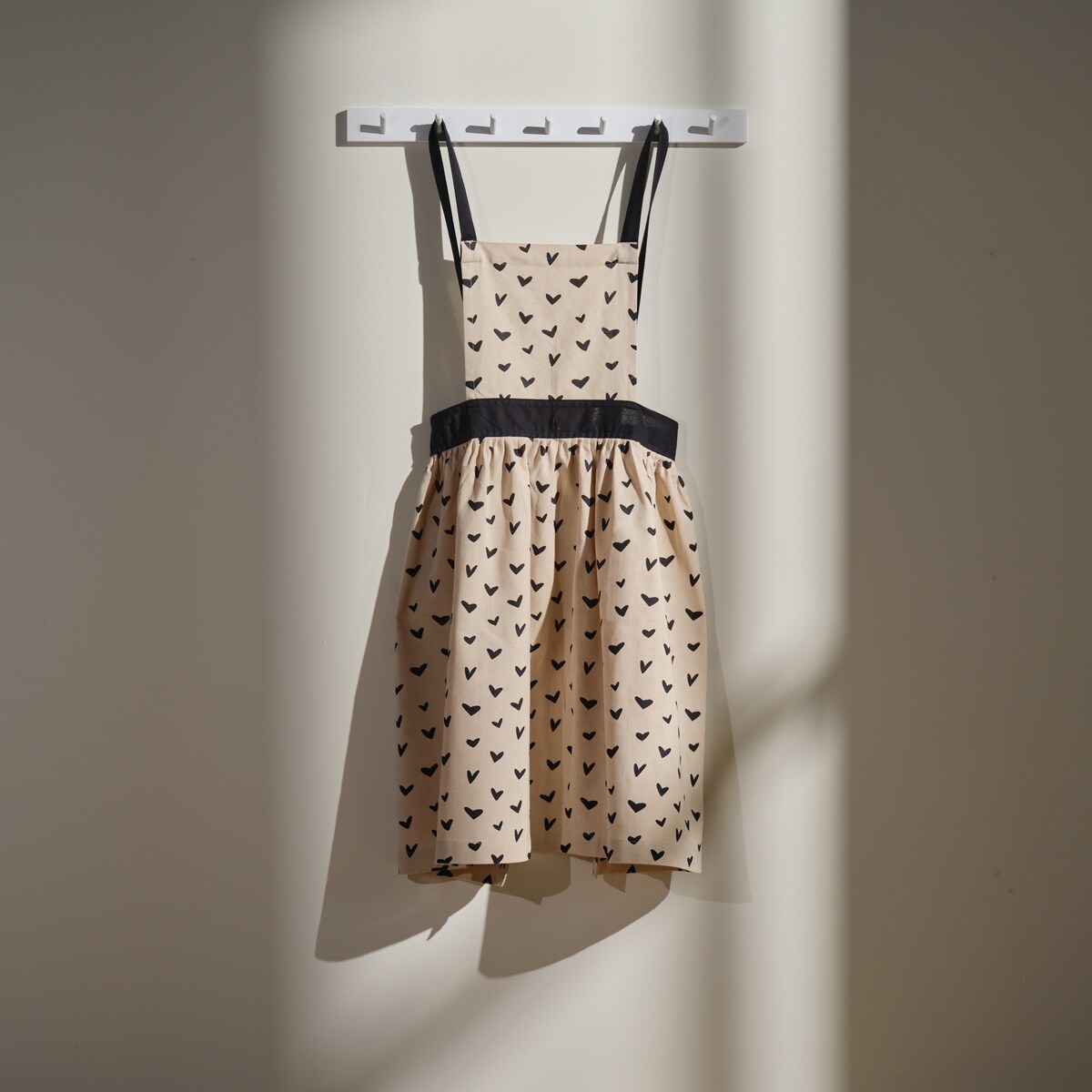 Fartuch Mallory 142x90 cm z motywem serc