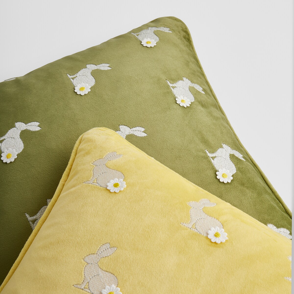 Poszewka Haftowana Hopspring 45x45 cm z motywem królika