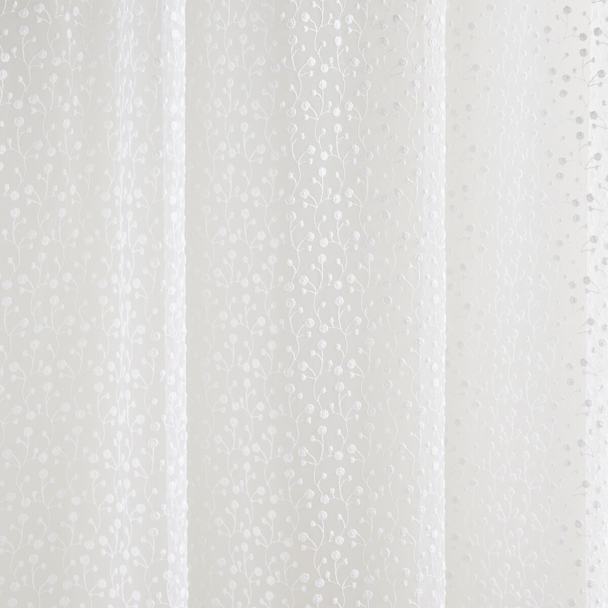 Firana haftowana Rosita 140x250 cm z motywem kwiatowym