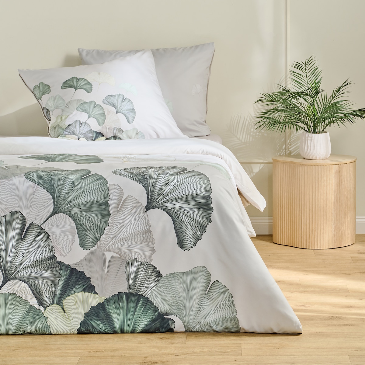 Komplet pościeli z mikrofibry Leander 200x220 cm z 2 poszewkami 70x80