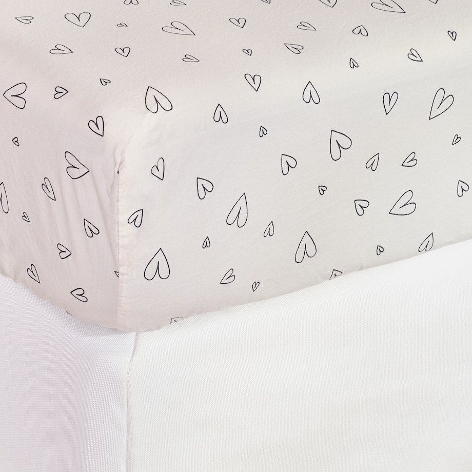 Prześcieradło z bawełny satynowej z gumką Malorinka 180x200 cm z motywem serc