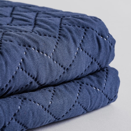 Jednokolorowa narzuta na łóżko Twist 240x260 cm