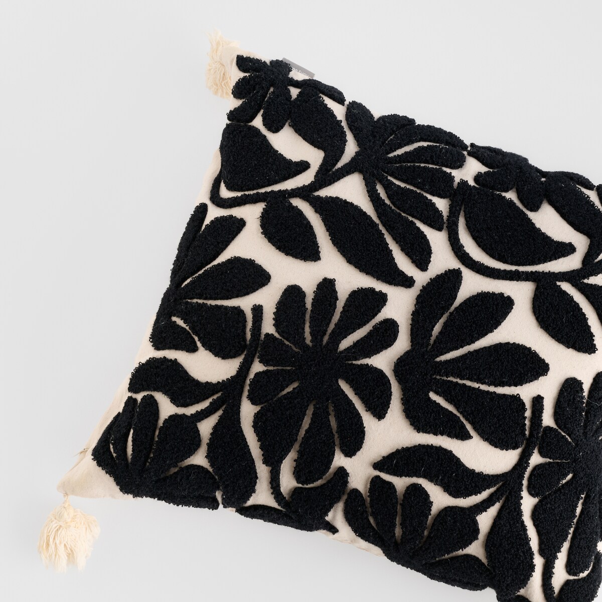 Poszewka Haftowana Elvoria 45x45 cm