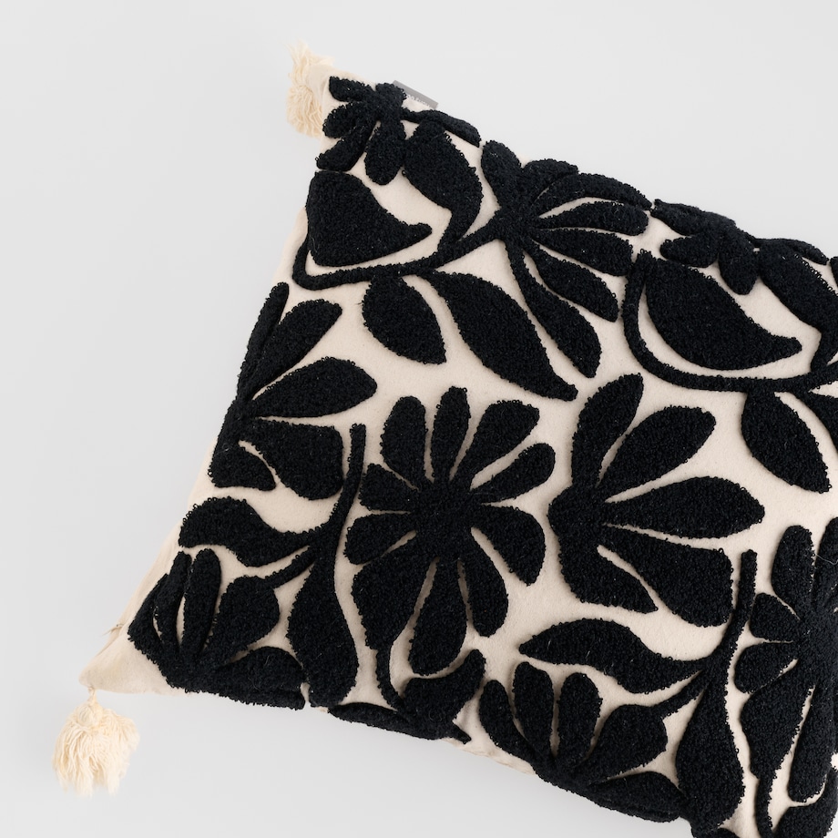 Poszewka Haftowana Elvoria 45x45 cm