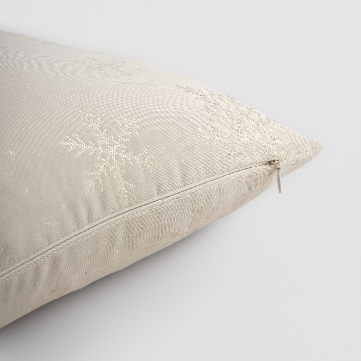 Poszewka Żakardowa Preciosita 45x45 cm z motywem śnieżynki