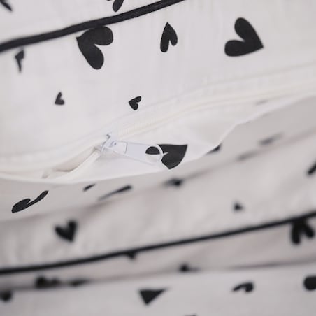 Pościel z bawełny satynowej z lamówką Malorina 160x200 cm z motywem serca