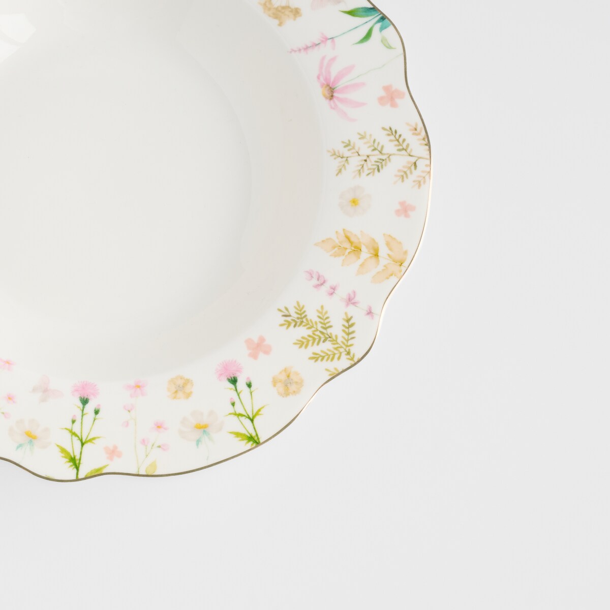 Talerz Głęboki Meadinna z motywem kwiatowym