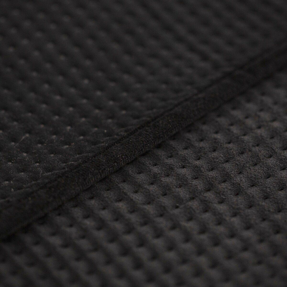 Narzuta Welwetowa w Wytłaczane Drobne Kropki Pontoso 200x220 cm