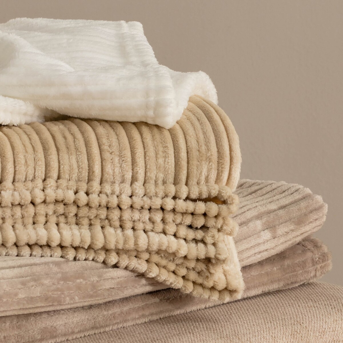 Koc Polarowy w Żakardowe Paski Lin 150x200 cm