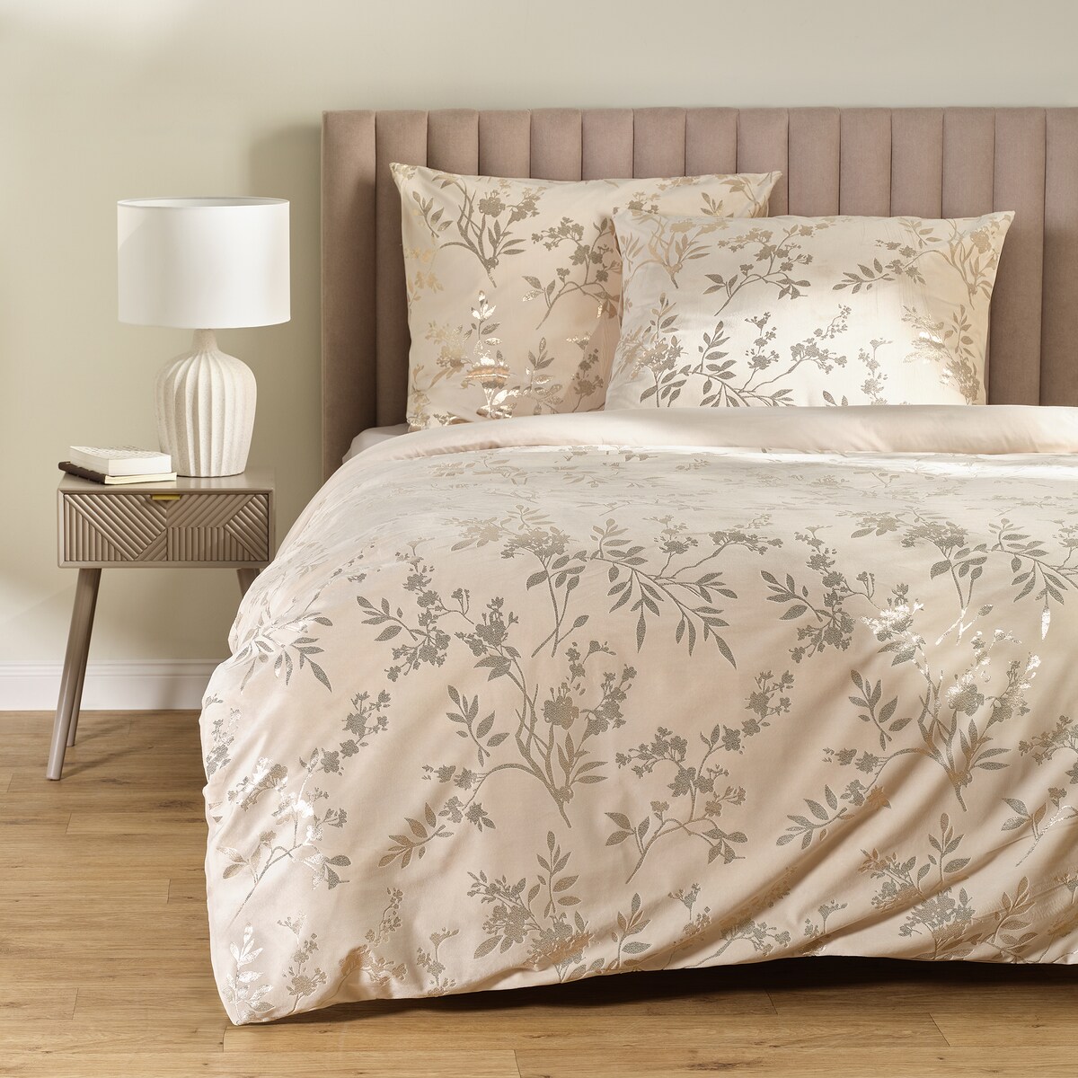 Pościel welwetowa ze złotym nadrukiem Pansema 160x200 cm z motywem postaci