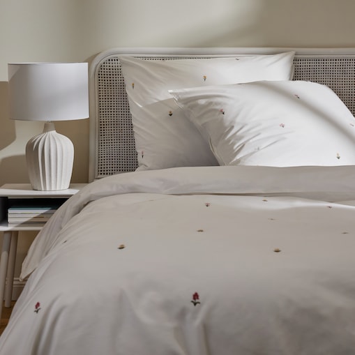 Pościel z perkalu z haftem Hiacinthio 160x200 cm z motywem kwiatowym