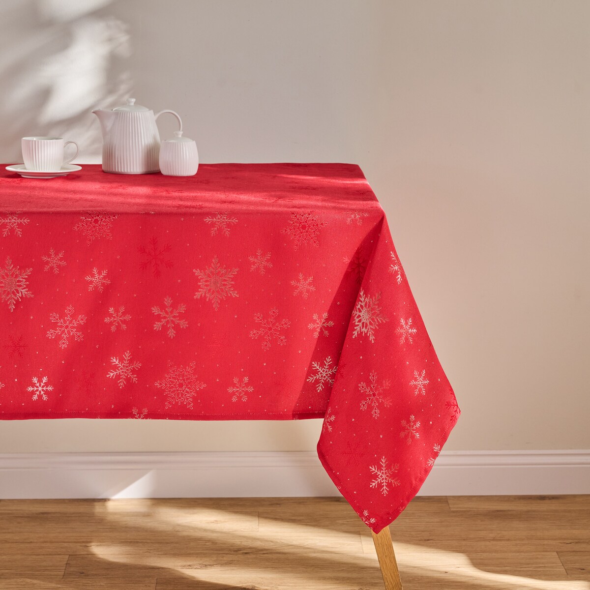 Obrus Żakardowy Preciosita 150x220 cm z motywem śnieżynki