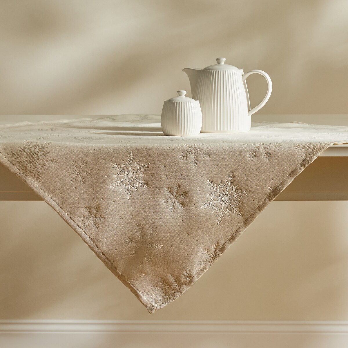 Serweta Żakardowa Preciosita 80x80 cm z motywem śnieżynki