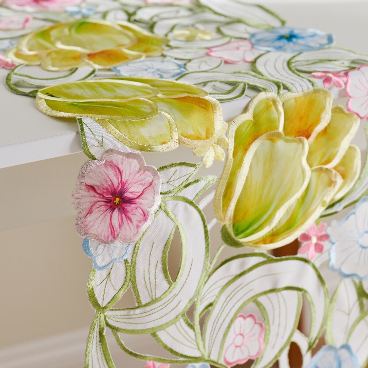 Bieżnik Haftowany Floresse 35x175 cm z motywem kwiatowym