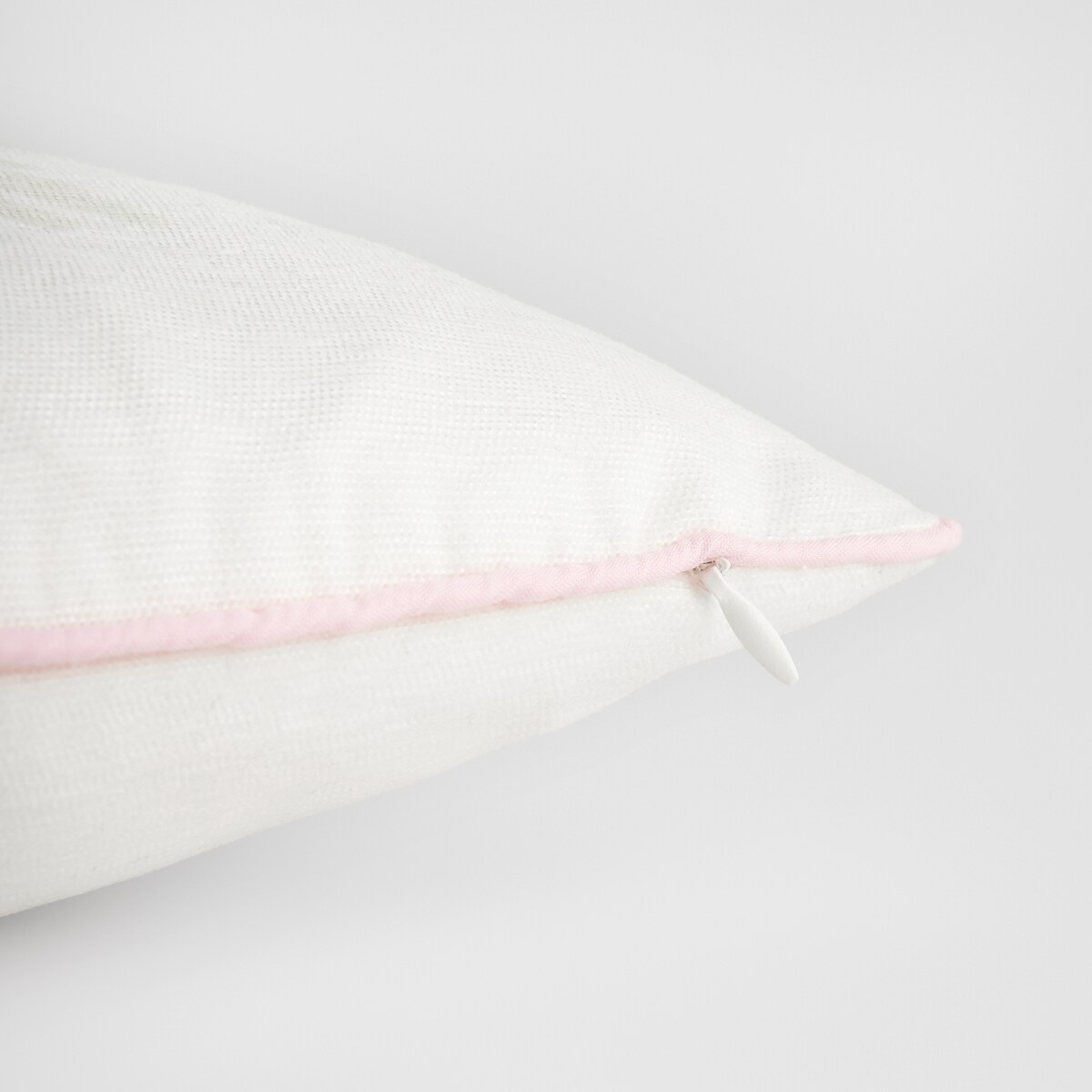 Poszewka Haftowana Bunnelle 45x45 cm z motywem królika