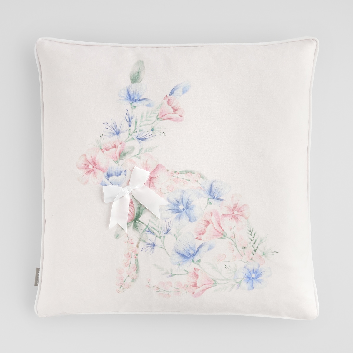 Poszewka z nadrukiem Kirossi 45x45 cm z motywem królika