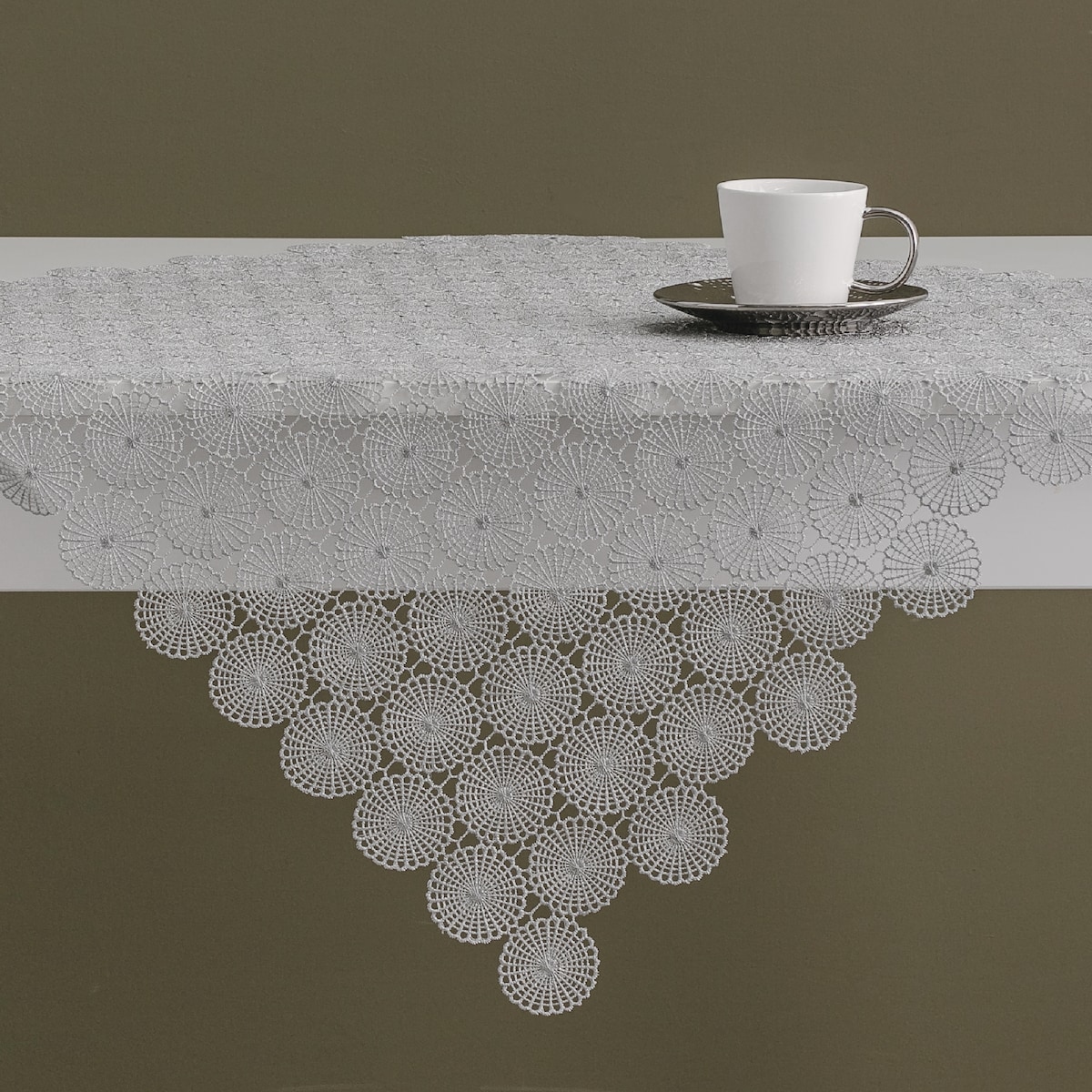 Serweta Beaulieur 80x80 cm z motywem geometrycznym