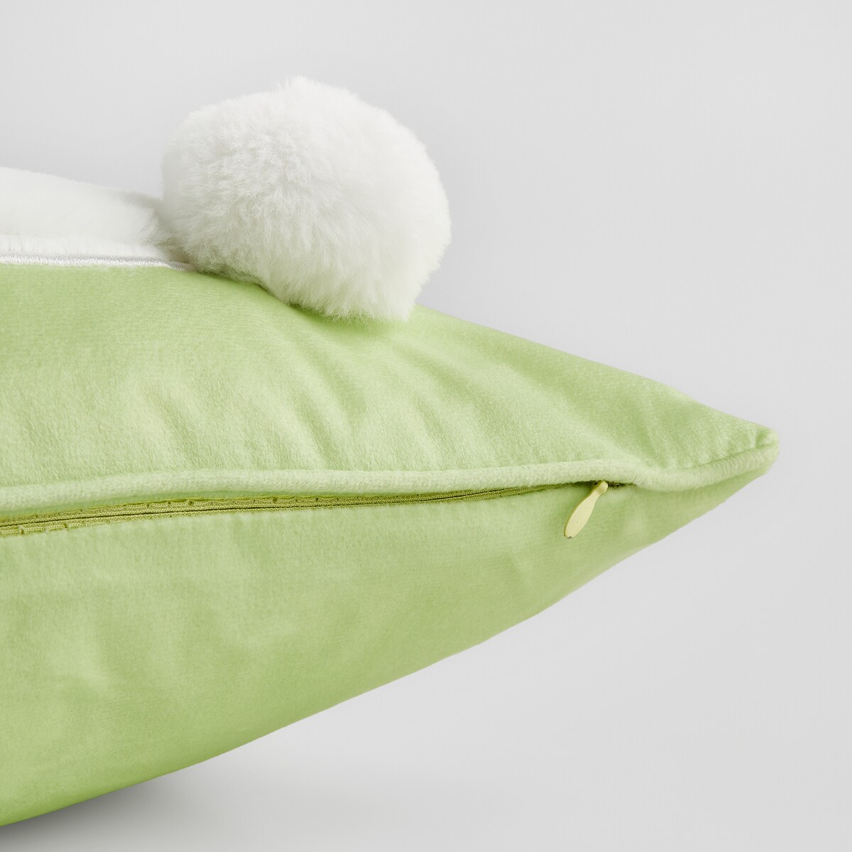 Poszewka Welwetowa Leprisio 45x45 cm z motywem królika