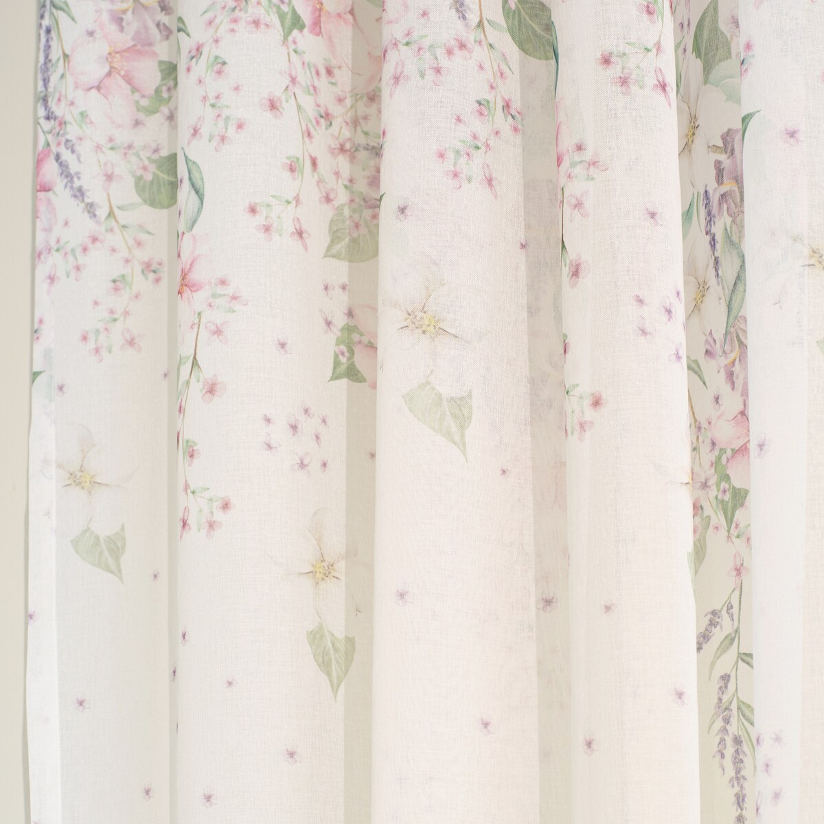 Firana Bezillo 140x250 cm z motywem kwiatowym