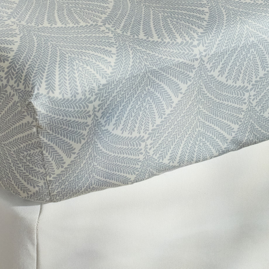 Prześcieradło z bawełny satynowej z gumką Dianosa 160x200 cm z motywem liściastym