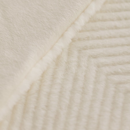 Narzuta Futrzana Przeszywana w Geometryczny Wzór Abraco 200x220 cm