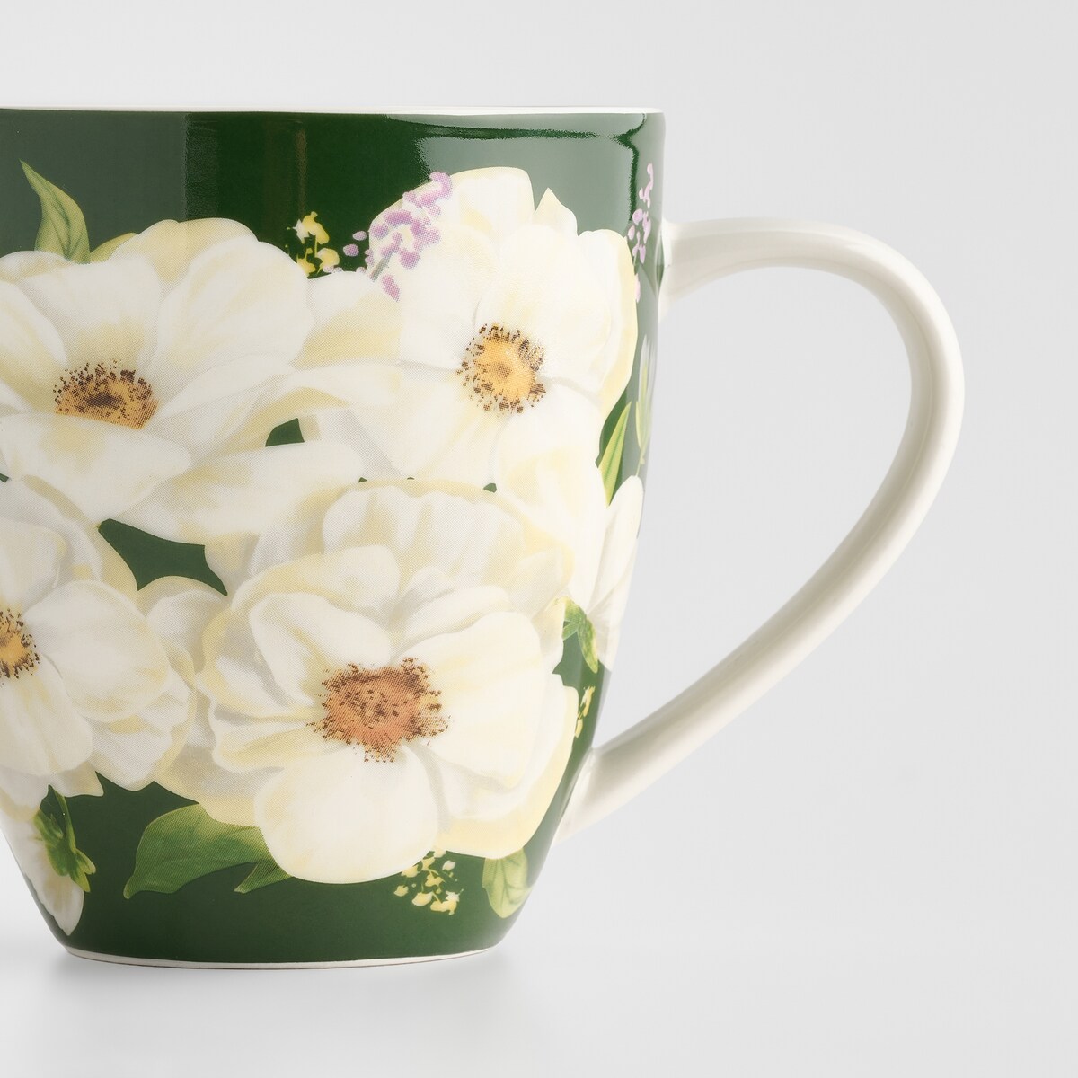 Kubek Emeris z motywem kwiatowym