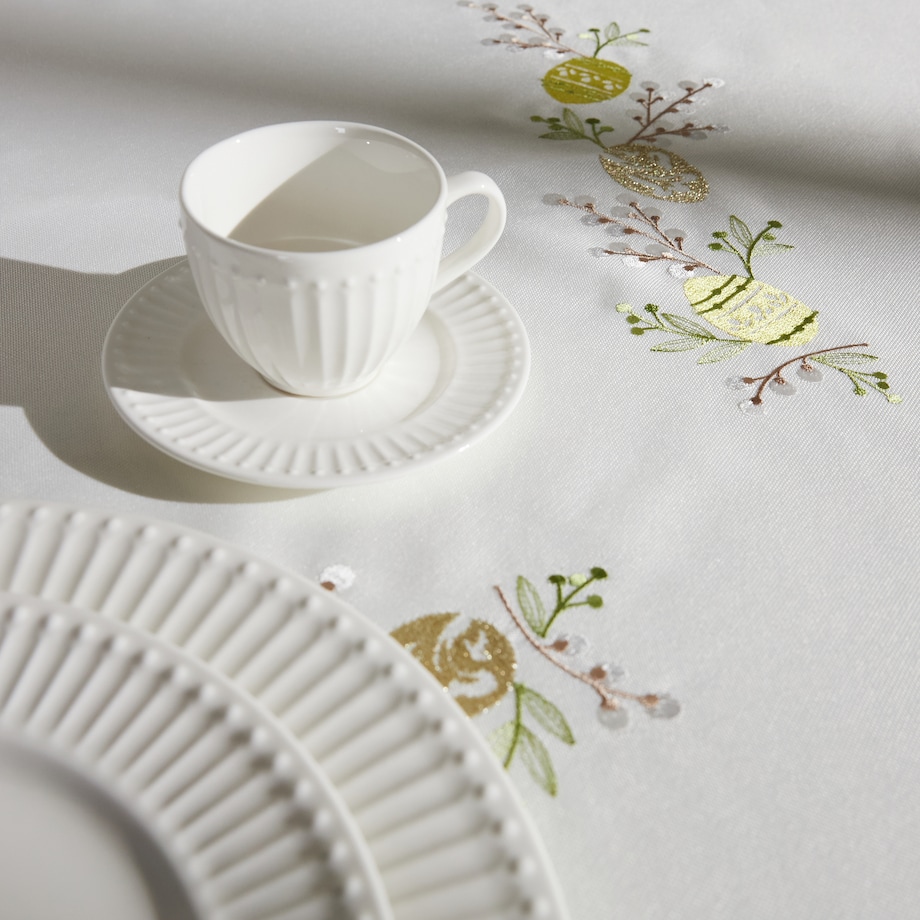 Obrus Haftowany Catkins 150x300 cm z motywem bazi