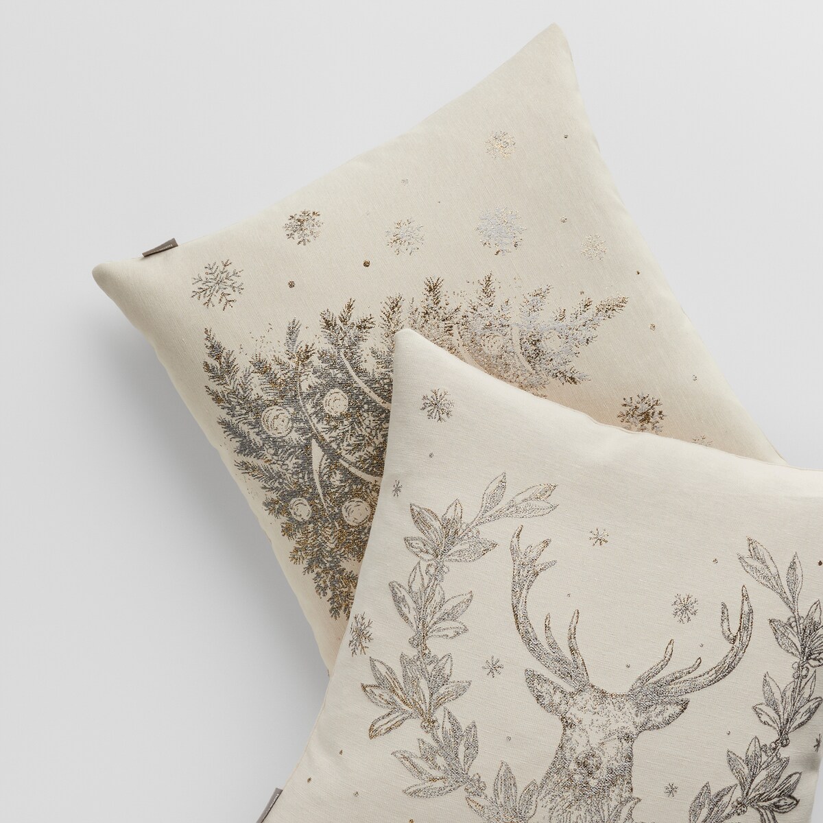 Poszewka Żakardowa Holis 45x45 cm z motywem choinki