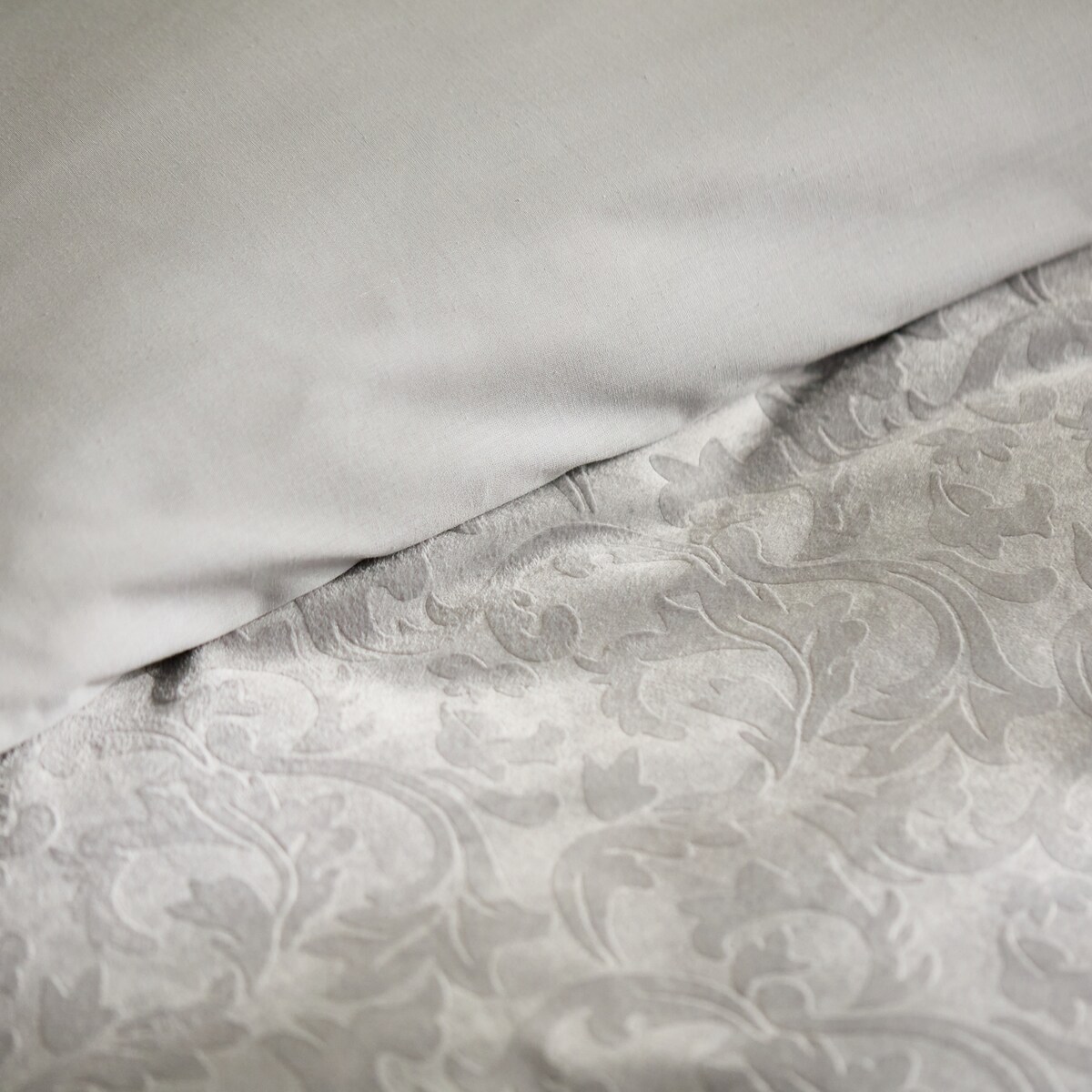 Pościel Welwetowa Pressiloni 160x200 cm z motywem arabeski