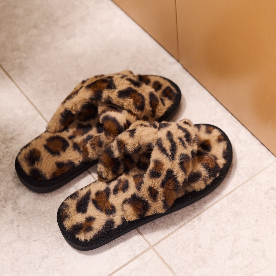 Kapcie Panther z motywem zwierzęcym