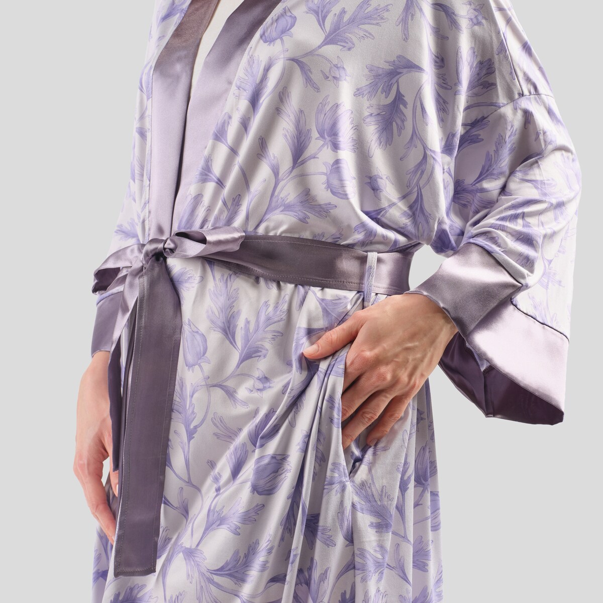 Szlafrok Amantello z motywem kwiatowym