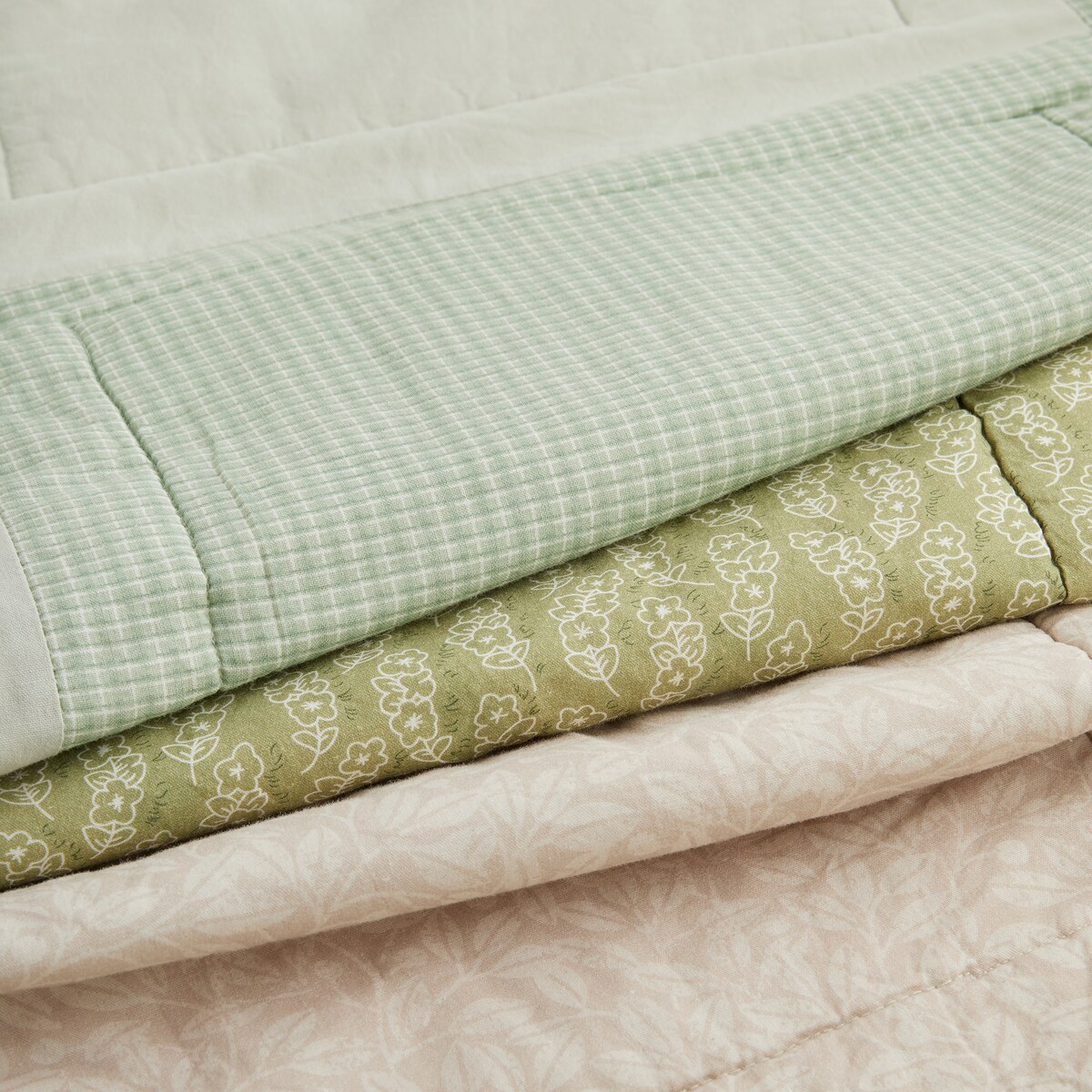 Patchwork narzuta na łóżko Telicate 200x220 cm z motywem roślinnym