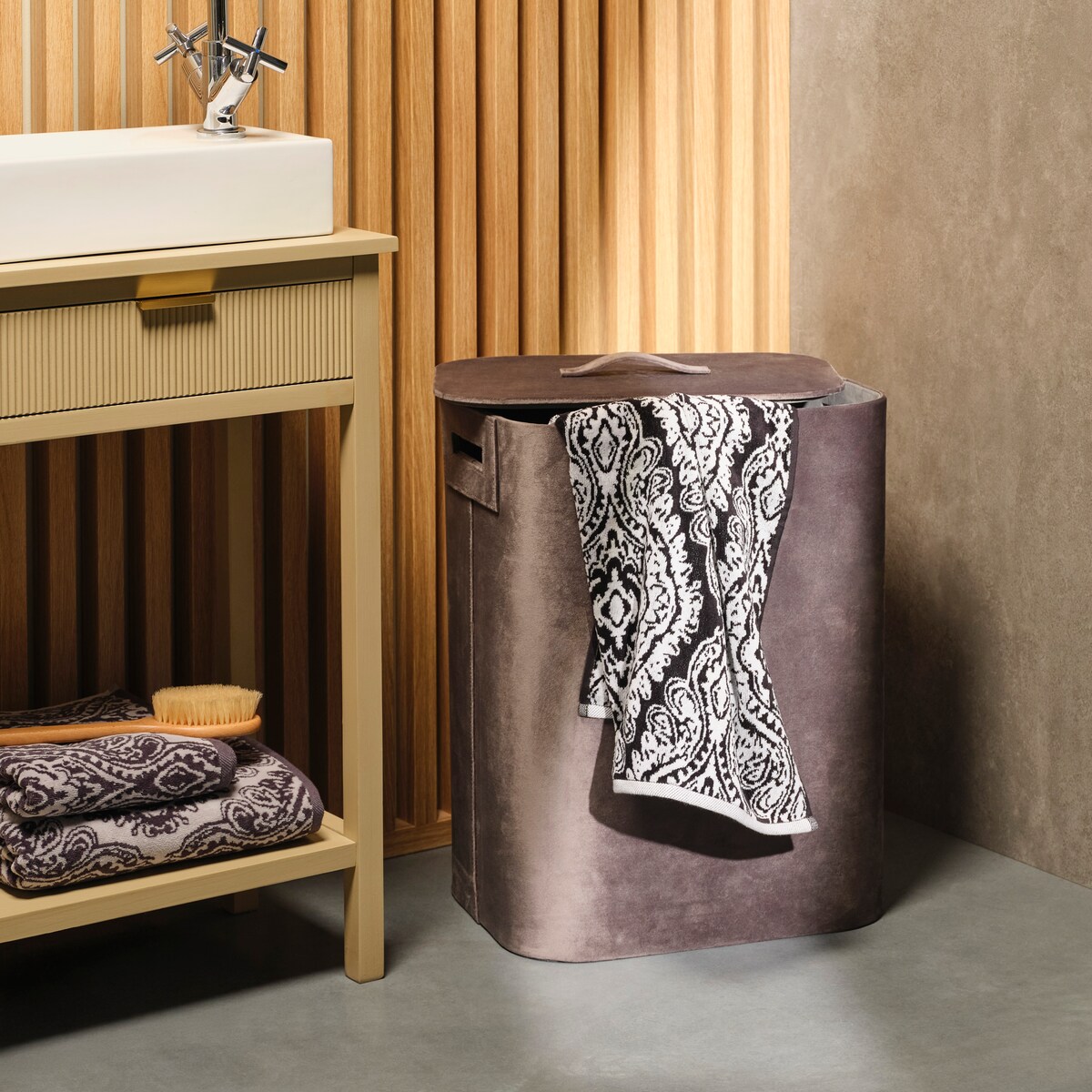 elegancki kosz na pranie z welwetu lantos