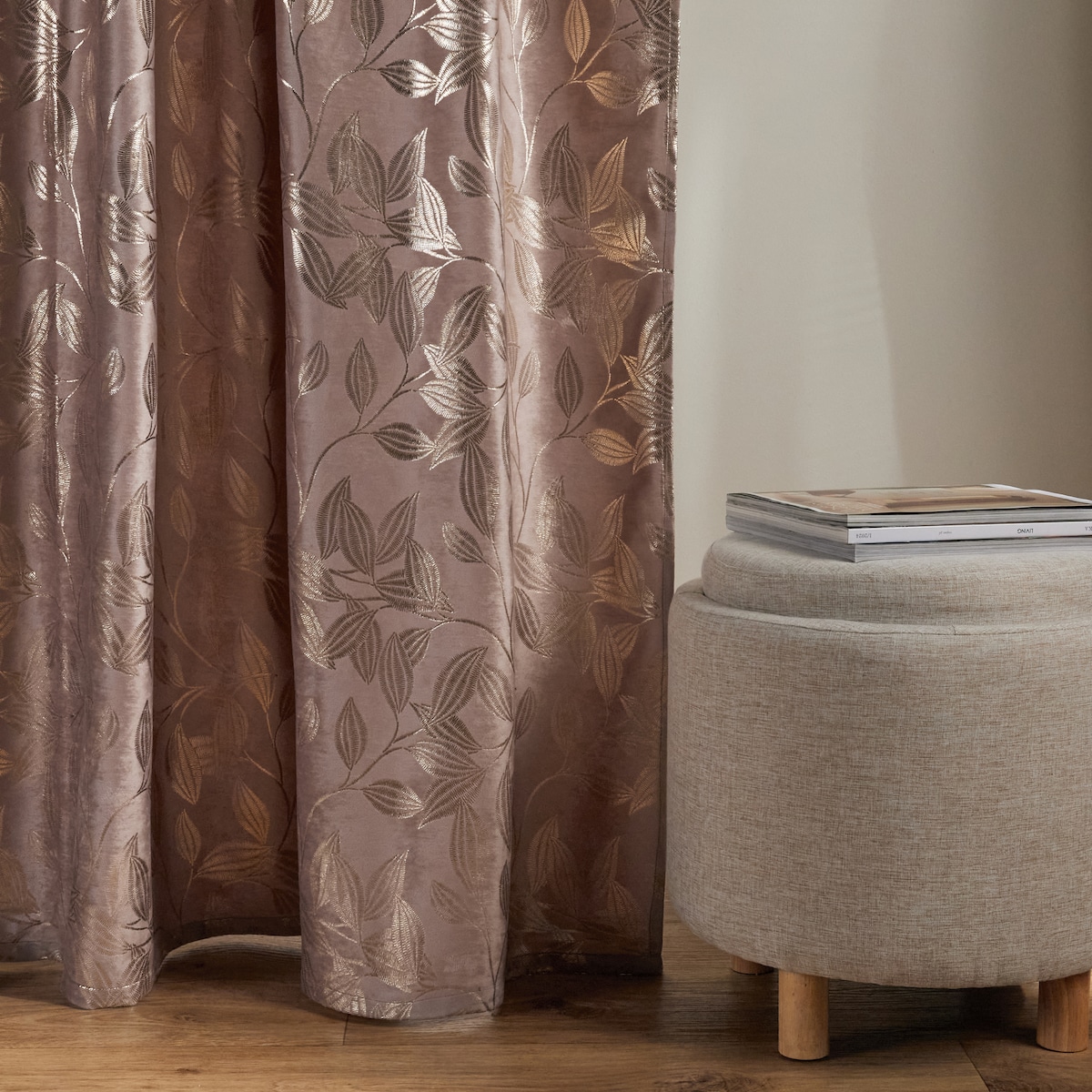 Zasłona Blomstela 140x250 cm z motywem roślinnym