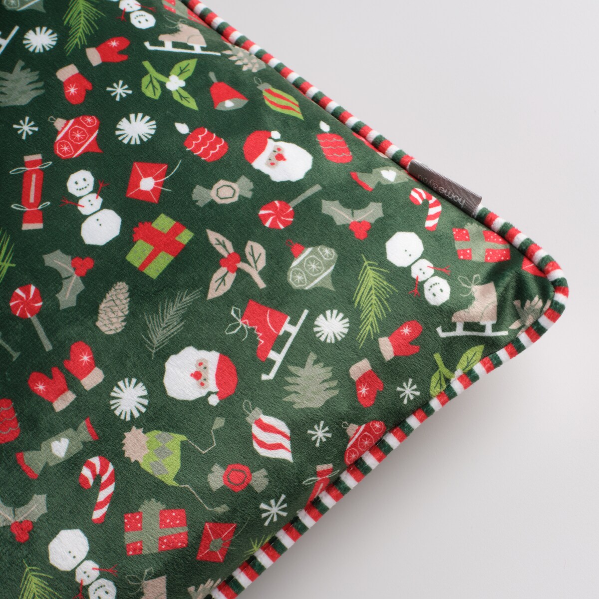 Poszewka z nadrukiem Festio 45x45 cm z motywem mikołaja