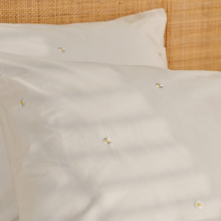 Pościel z perkalu z haftem Margotka 200x220 cm z motywem kwiatowym