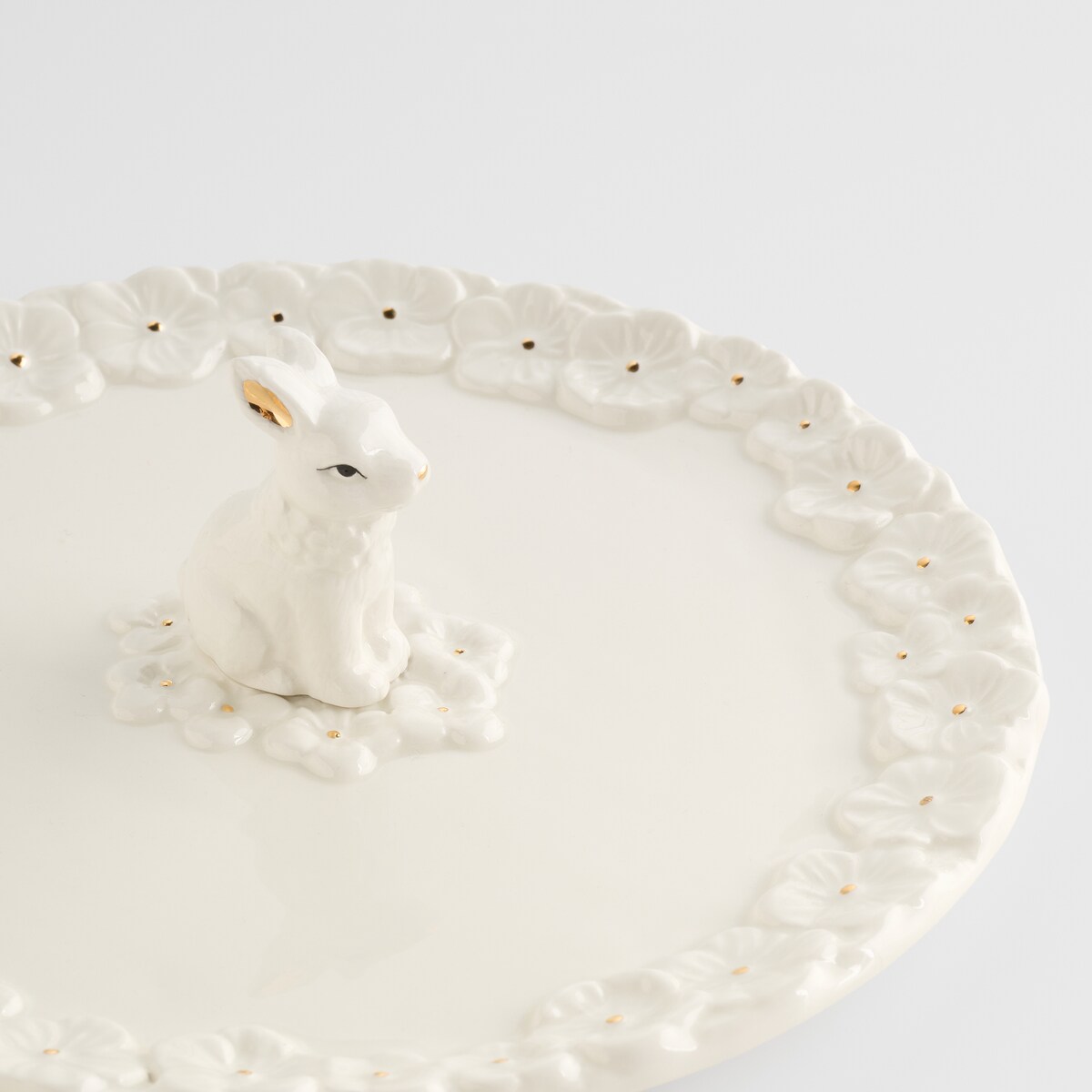 Patera Bellissima z motywem kwiatowym i królika