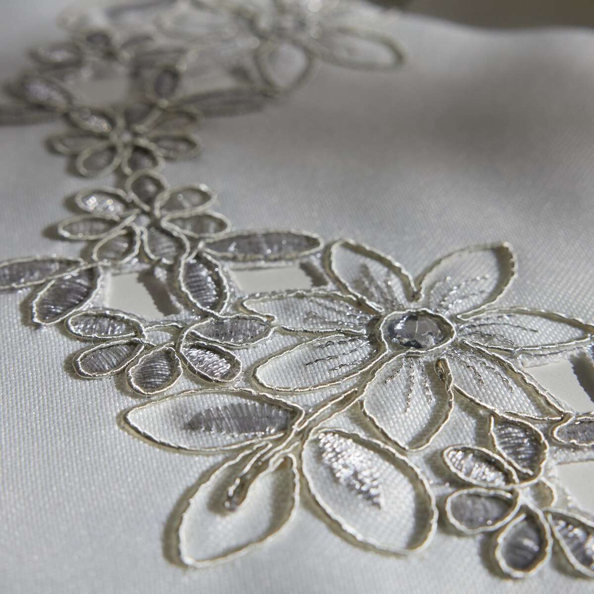 Serweta Adelaida 2 ø 80 cm z motywem kwiatowym