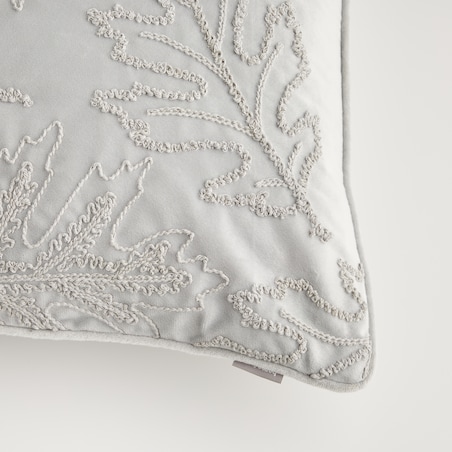 Poszewka Haftowana Maple 45x45 cm z motywem liściastym