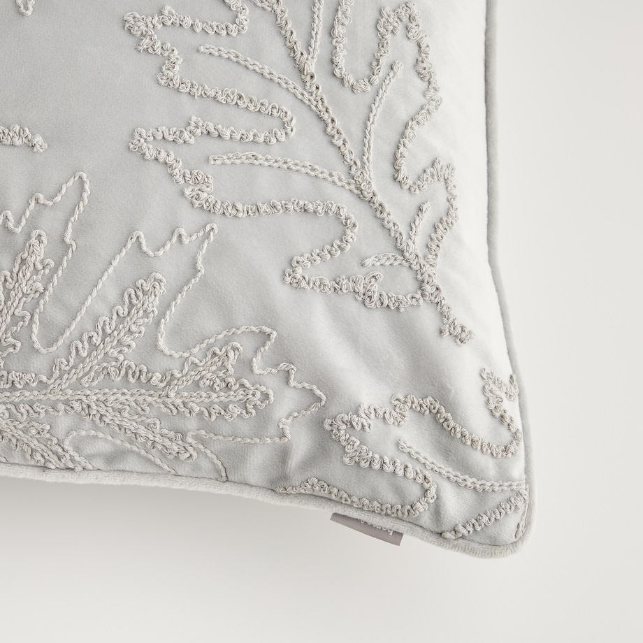 Poszewka Haftowana Maple 45x45 cm z motywem liściastym