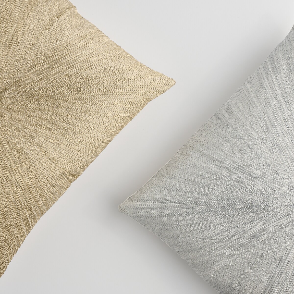 Poszewka Neva 45x45 cm z motywem geometrycznym