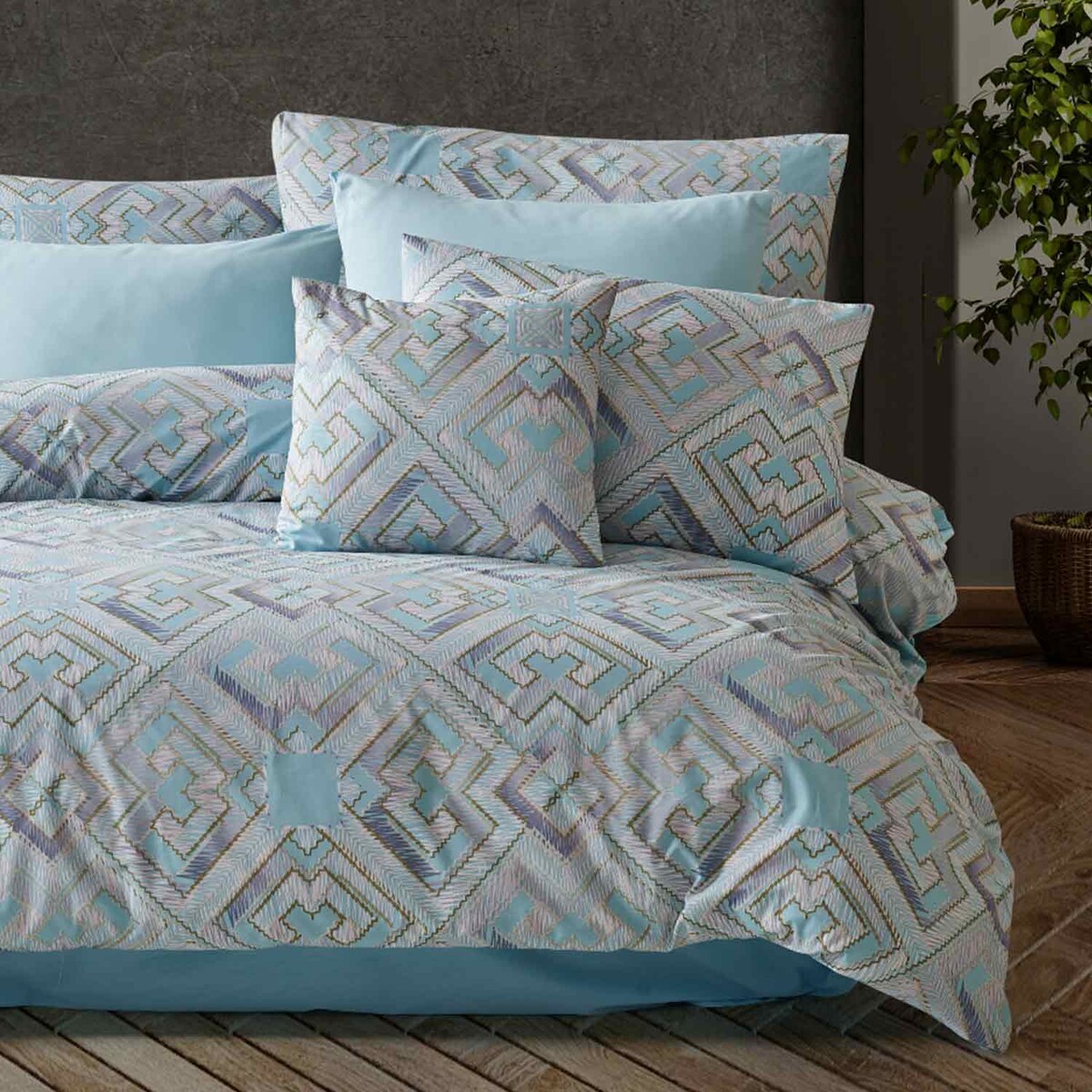 Pościel satyna bawełniana 200x220 Exclusive Nensi błękitna w szary geometryczny wzór