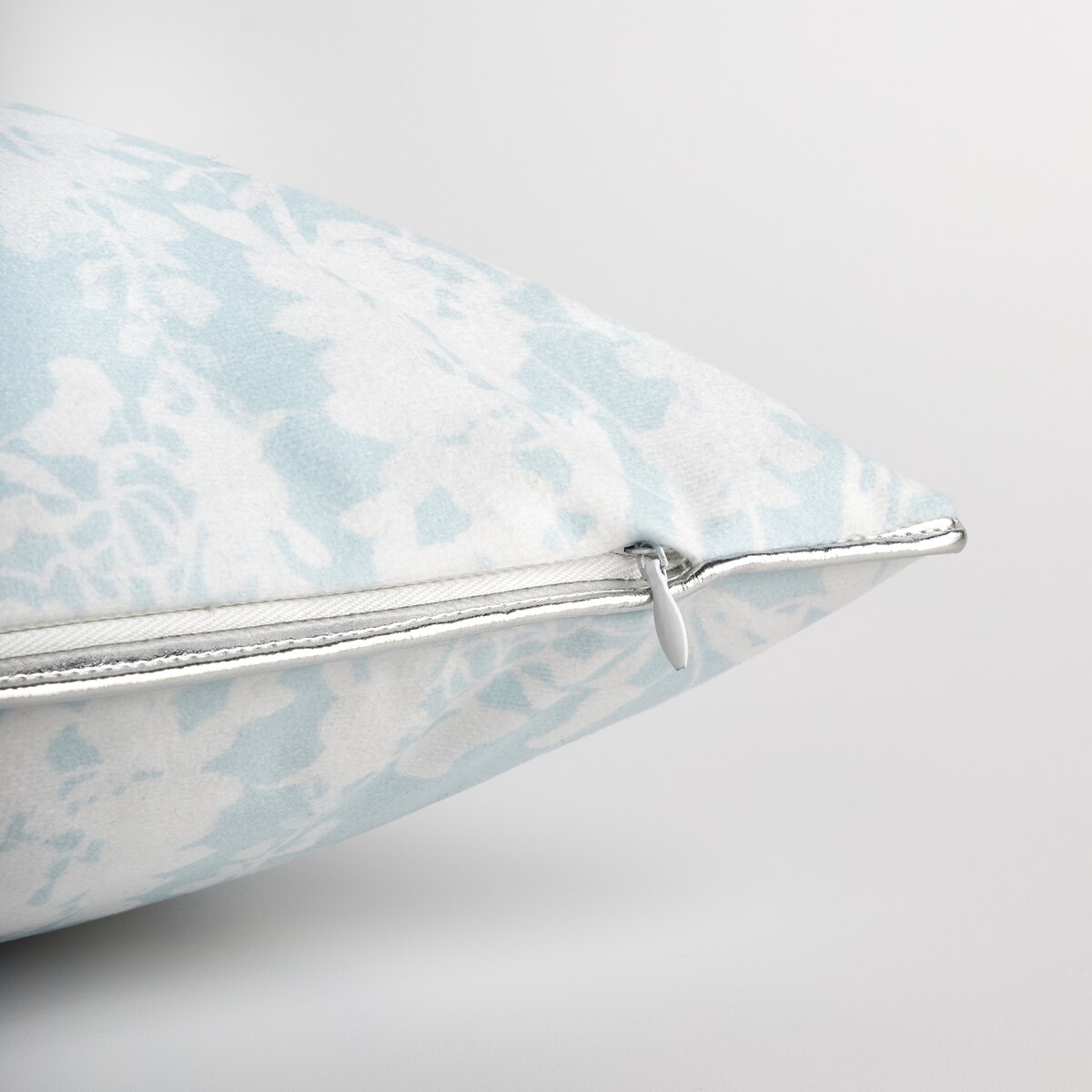 Poszewka z nadrukiem Motylko 45x45 cm z motywem zwierzęcym