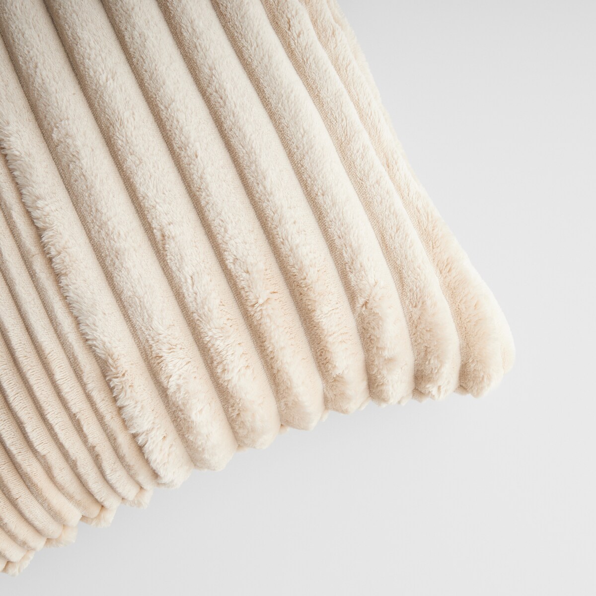 Poszewka dekoracyjna Divite 45x45 cm w paski