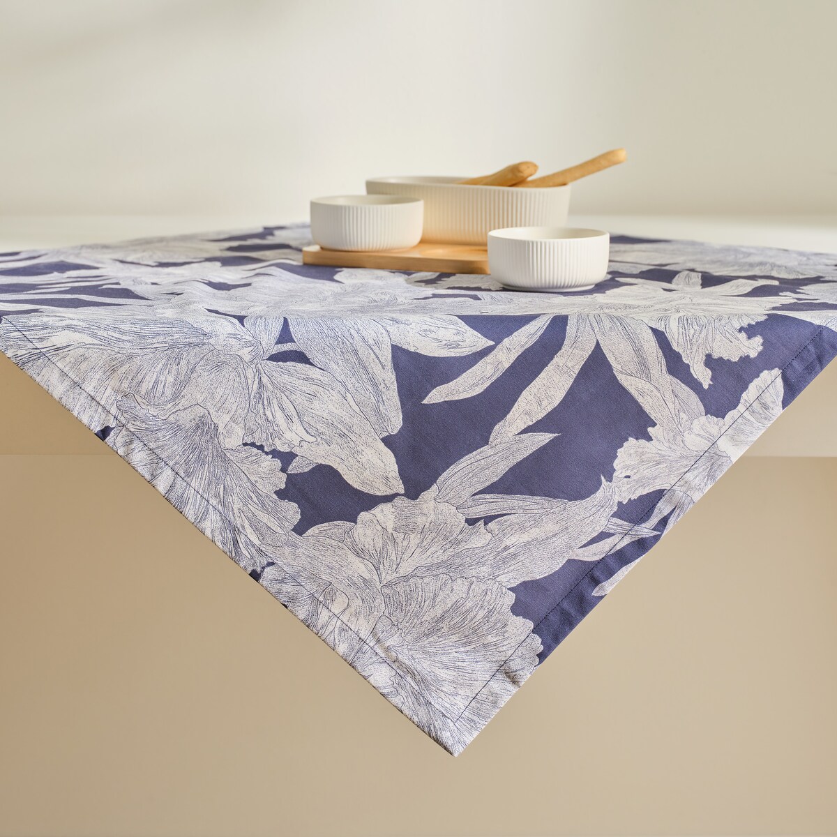 Serweta Drukowana Flowa 80x80 cm z motywem kwiatowym