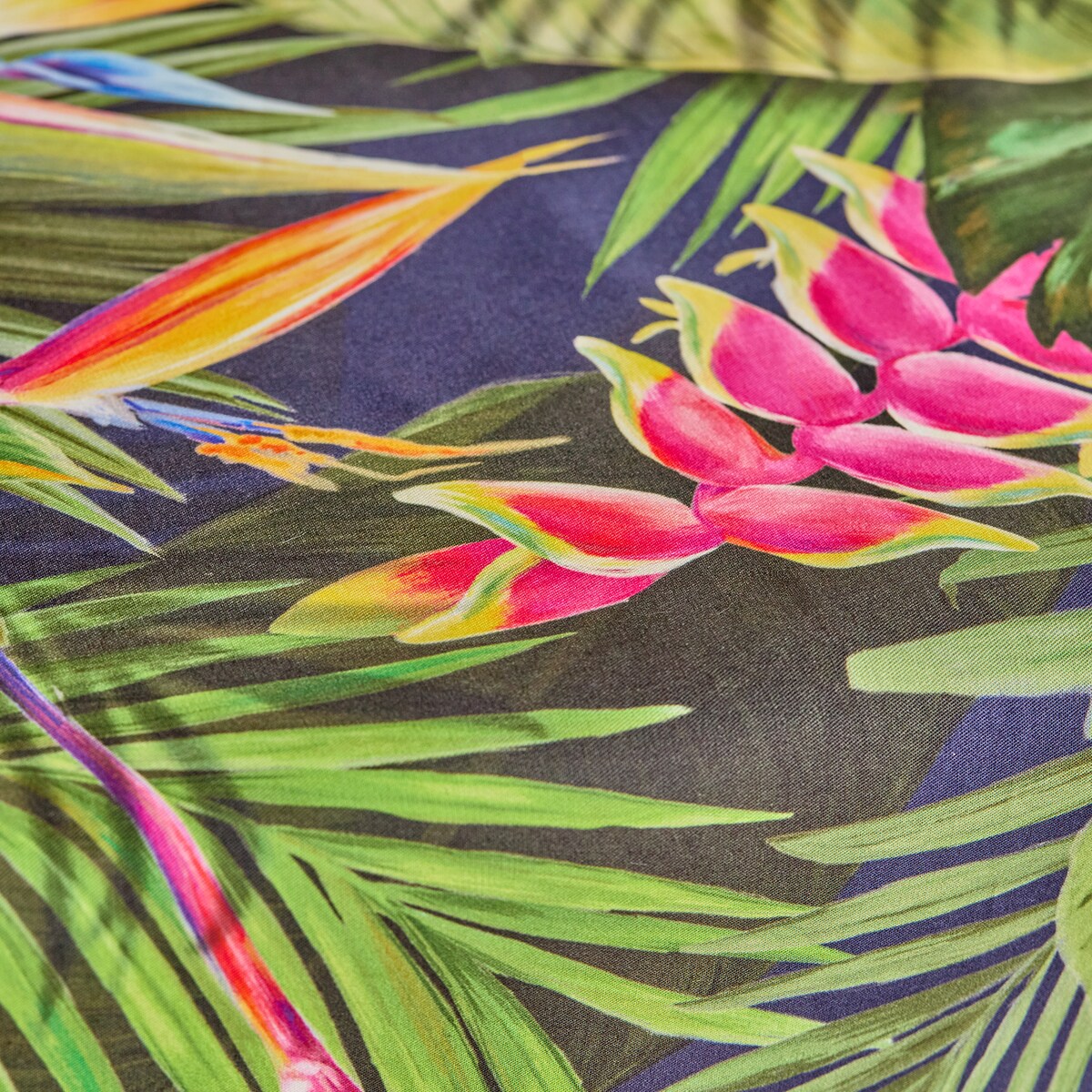 Obrus z nadrukiem Pasaro 130x180 cm z motywem tropikalnym