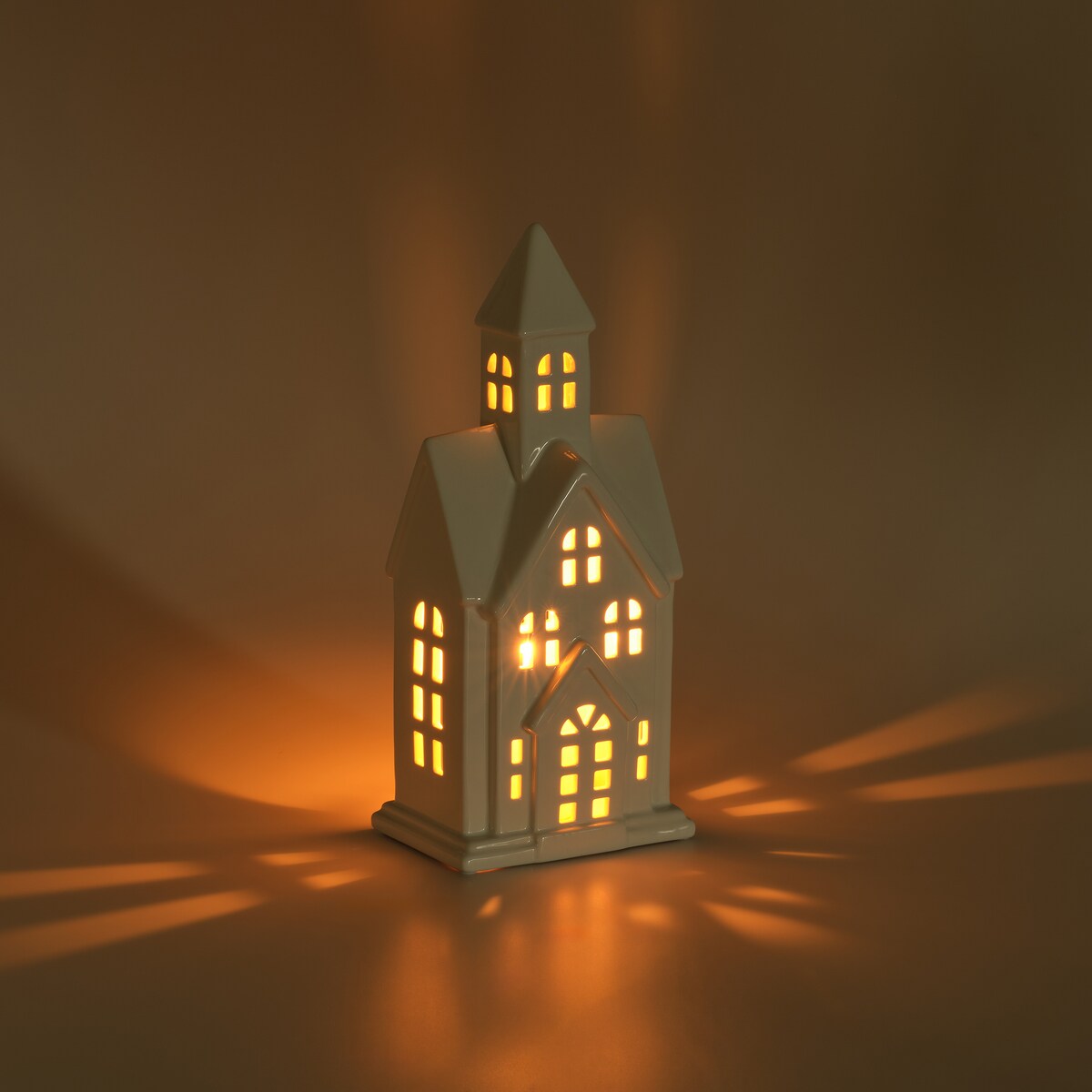 Świecznik Hauso z motywem domku