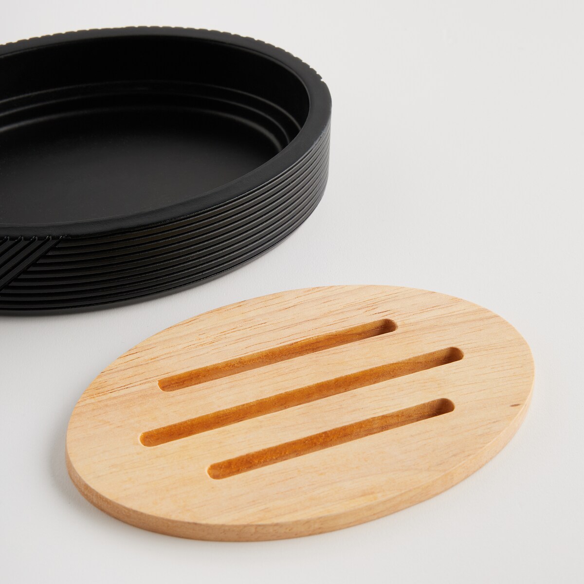 Mydelniczka Ravanna z motywem geometrycznym